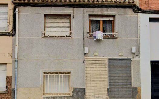 CASA EN LITERATO AZORIN JUNTO MERCADONA