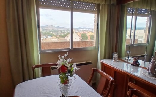 PISO EN EL CENTRO CON TERRAZA